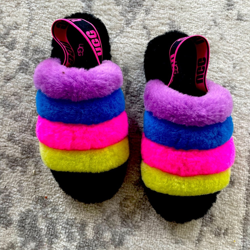 UGG fuzzy house slipper. Girls size 7
